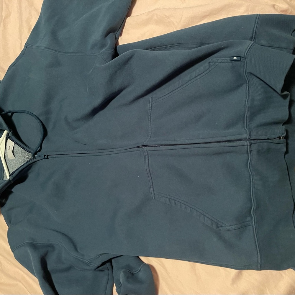 Aritzia Zip Up